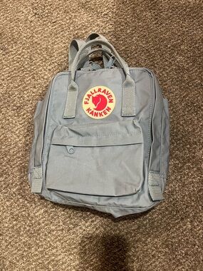 Fjallraven Kånken Mini Backpack in Pale Blue-Gray